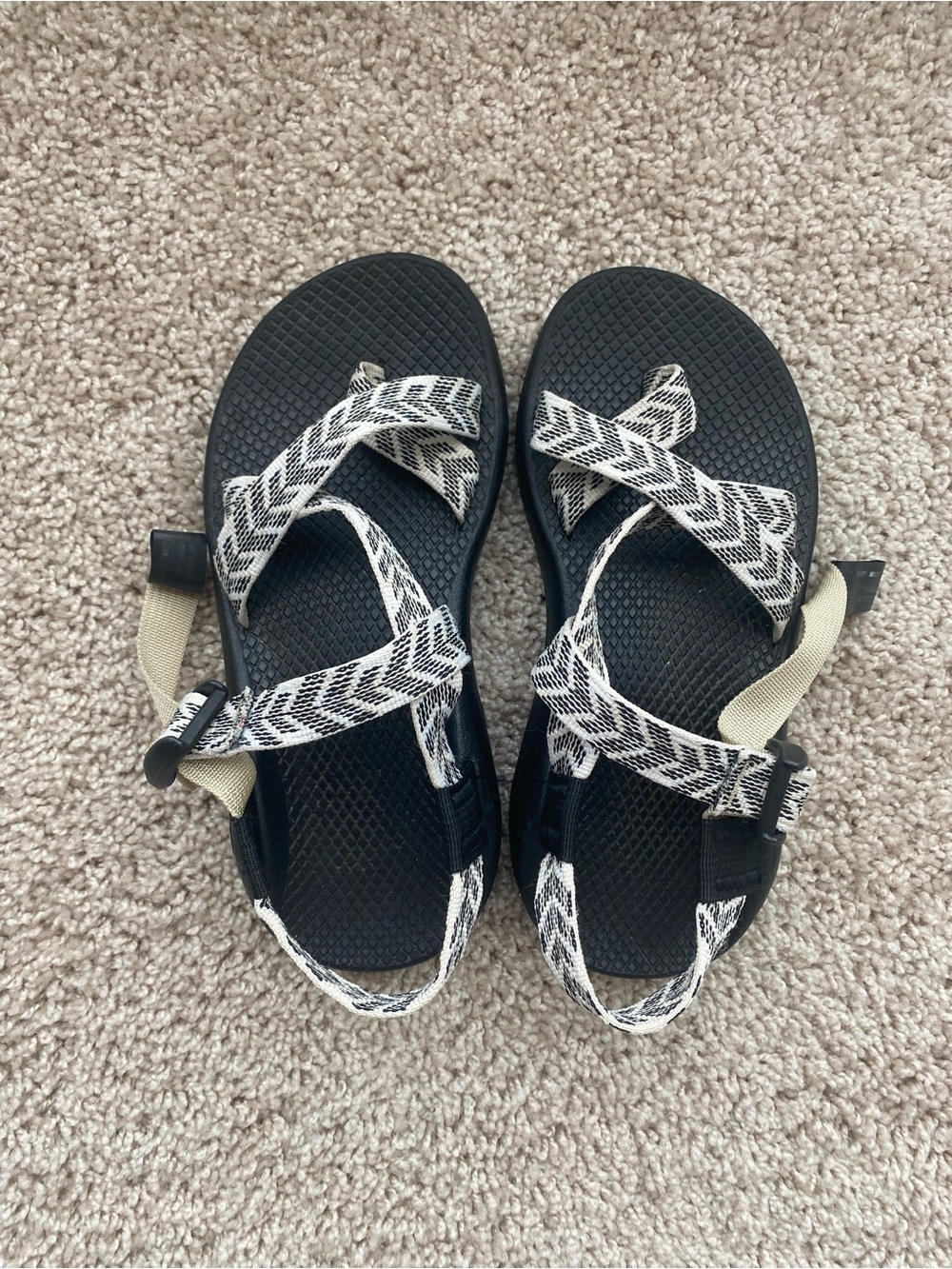 Chaco Women's Z/2 Classic Wide Sandals - Trine Black/White Sz 6